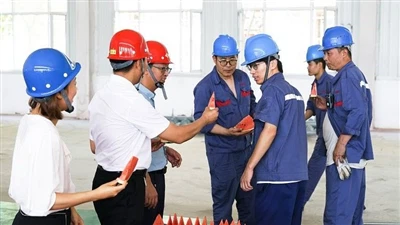 หงรุ่ยรัก! มีสายลมเย็นๆ ในฤดูร้อนเพื่อส่งความเย็นในฤดูร้อน -- เทคโนโลยี Hongr...